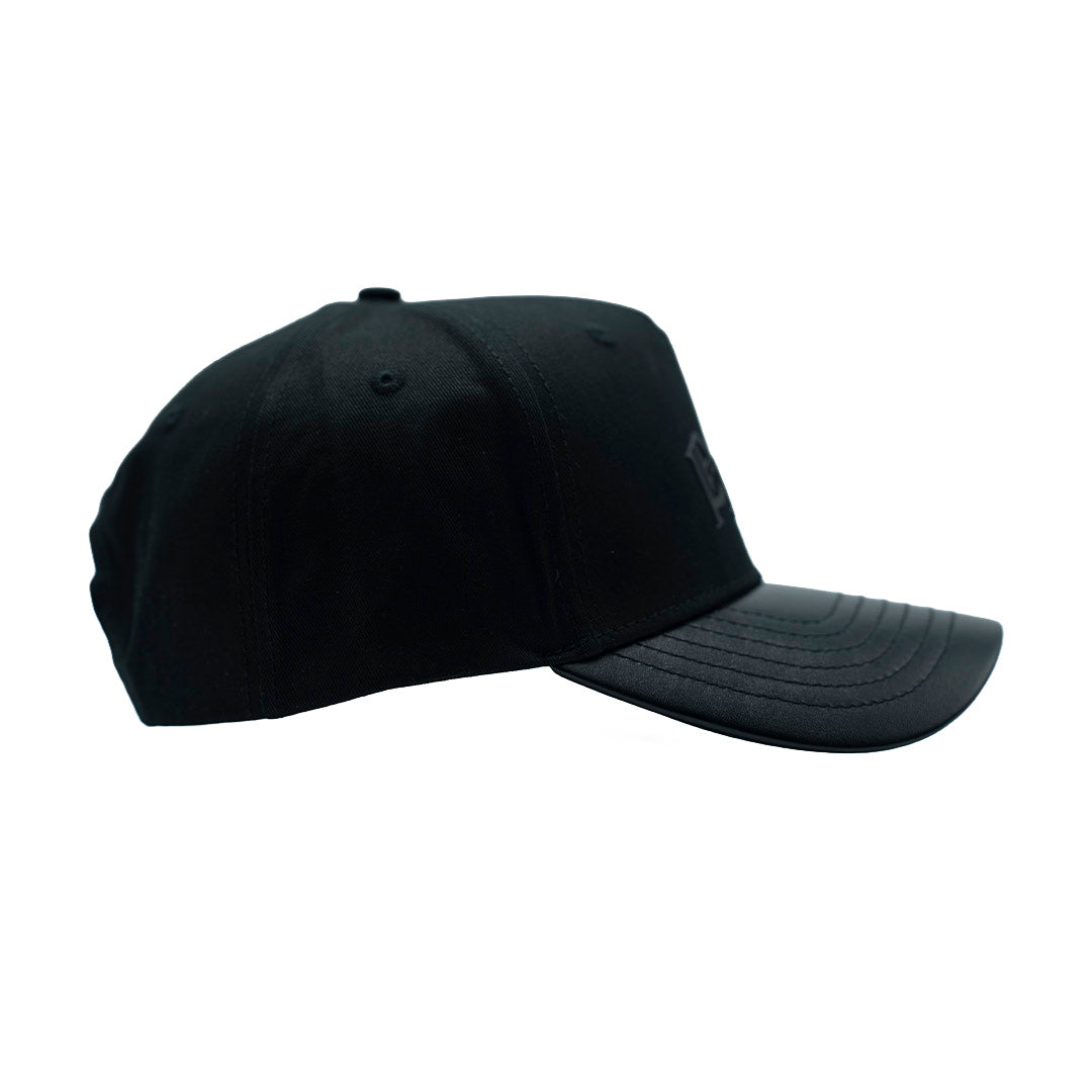 PRETO VINYL BLACK