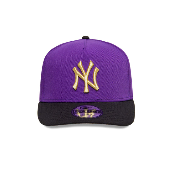 NEW YORK YANKEES CROWNED AFRAME